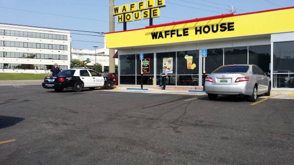 Waffle House Manager BO Calls Dothan Police On Me Because I Left Money on Table