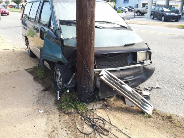 Car vs Two Poles on South Oates