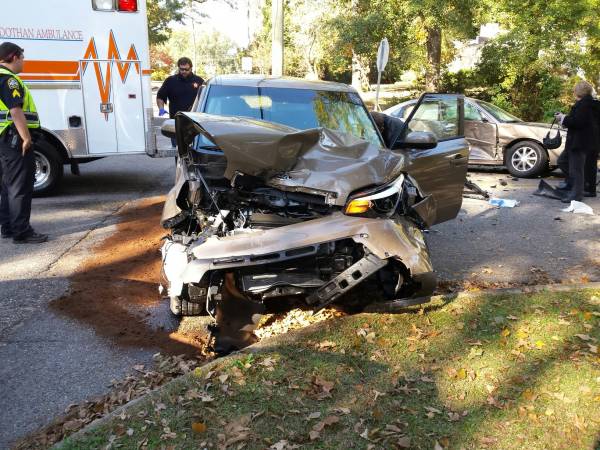 T-Bone Crash on South park at Woodlawn Drive