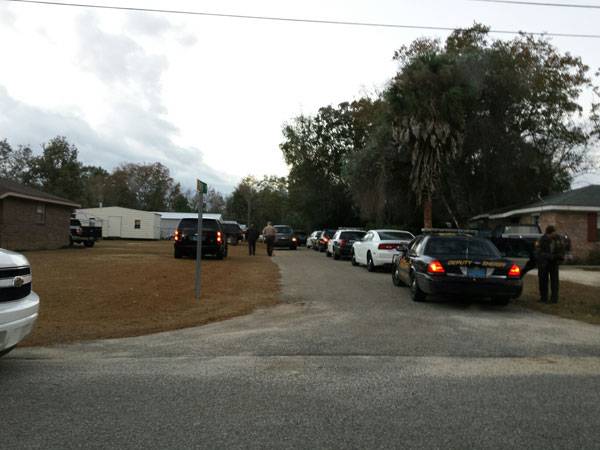 UPDATED @ 8:30 AM. DEVELOPING:   Houston County Sheriff Department In Stand Off