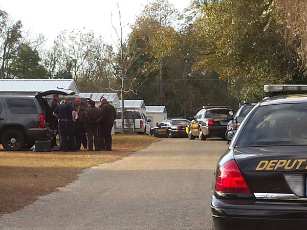 UPDATED @ 8:30 AM. DEVELOPING:   Houston County Sheriff Department In Stand Off