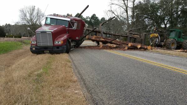 Log Truck Almost Flips Over on Memphis Church Road