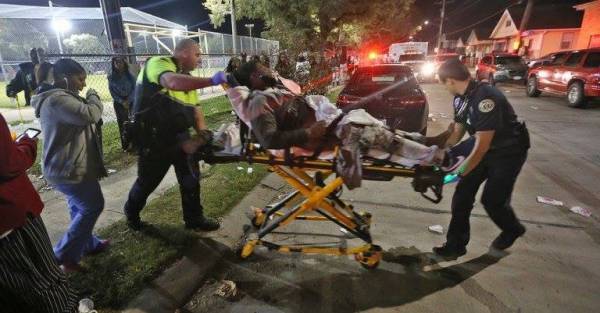 8:47 PM.   New Orleans. 16 Hospitalized After A Shooting At Bunny Friend Playground