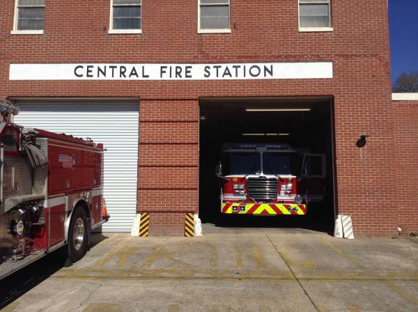 Engine 1 Comes Home to Central Fire Station