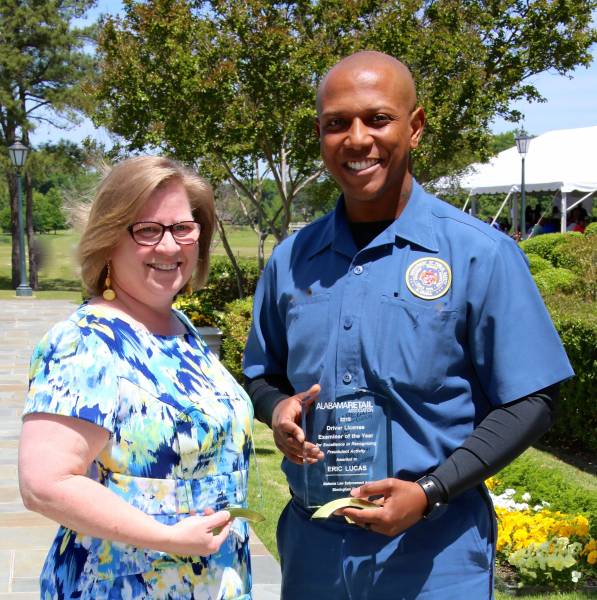ALEA, Alabama Retail Association Honor the 2015 Driver License Examiner, Specialist of the Year