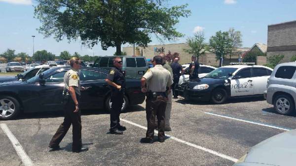 UPDATED @ 12:08 PM   12:00 PM   Houston County Sheriff and  Dothan Police In Foot Chase