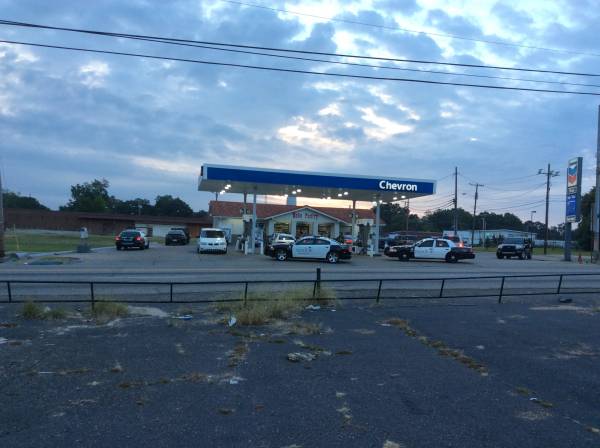 UPDATED @ 07:48 AM. With Video  6:15 AM.  Dothan Armed Robbery Just Occured