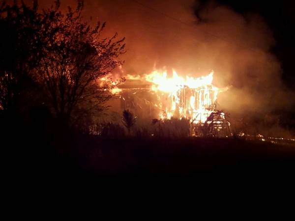 UPDATED at 10:45 PM.  Structure Fire Just Inside Geneva County