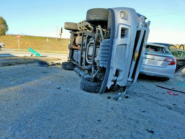 3:27 PM.. Three Vehicle Wreck on US 84 at Judge Logue