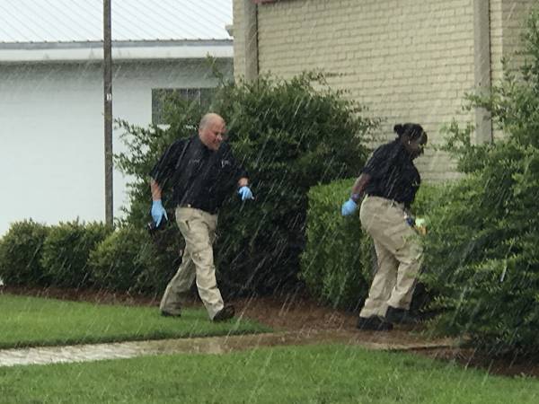 UPDATED @ 5:00 PM.  2:33 PM    Dothan Police Has Foot Chase Of Suspect From Burglary