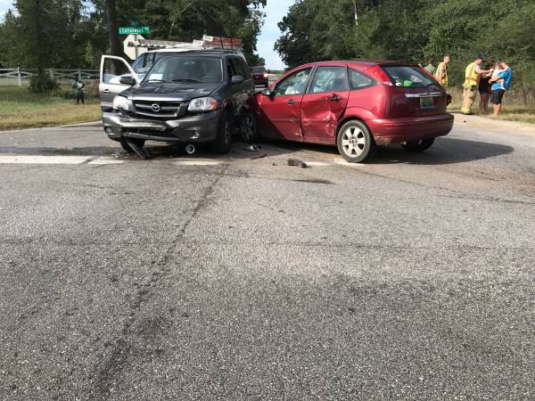 4:51 PM. Three Vehicle Crash On Cottonwood and Eddins Road
