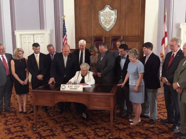 Governor Signs Legislation That Helps Businesses