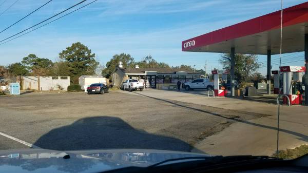 UPDATED at 7:11 AM.  Armed Robbery At Lolo’s On Denton Road