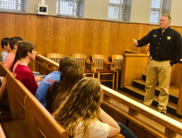 HOLMES COUNTY SHERIFF OFFICE HELPS TEACH STUDENTS ABOUT CRIME AND CONSEQUENCES