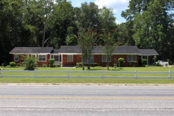 HOME FOR SALE- 717 W MAIN, CLAYHATCHEE $159,000