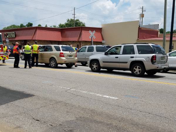 1:28 PM.. Very Minor Accident in the 100 Block of East Main