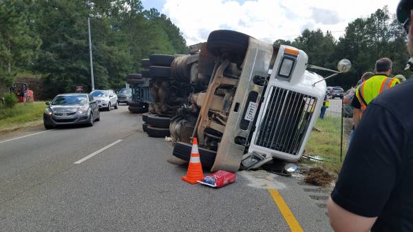 11:28 AM.    Overturned Chicken Truck On Highway 231 In Dale County
