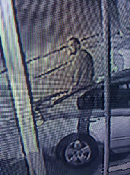 Dothan Police Needs Your Help Identifing this Person