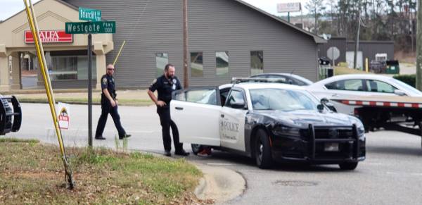 Dothan Police Attempt to Stop Vehicle But The Driver Takes Off