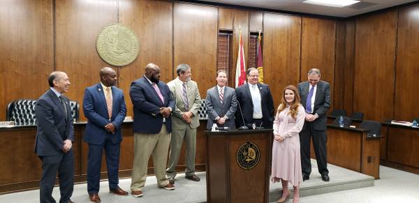 Dothan Commission Meeting - Mayor And Commissioner Hire New City Manager