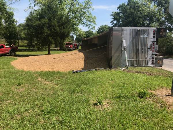 UPDATED @ 11:00 AM  10:26 AM       Semi Truck Overturned With Entrapment In Geneva County