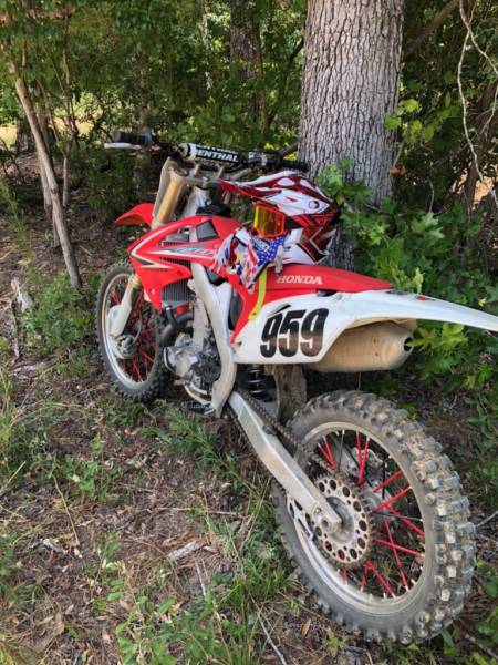 Dirt-Bike Stolen in Hodgesville Last Night