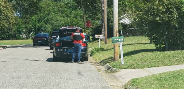 2:20 PM…Dothan Police Respond to a Citizens Complaint on Donna Street