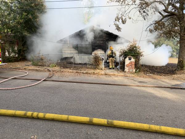 5:51 PM    Working Structure Fire 702 Hutchins Street in Dothan