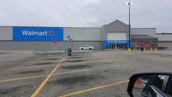 07:47 AM   WalMart In Ozark Being Evacuated Reports Of A Structure Fire