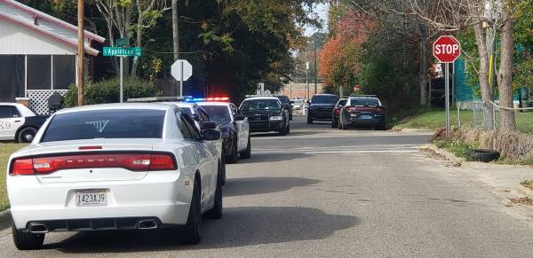 UPDATED @ 9:24  8:49 AM    DEVELOPING    Dothan Police On Scene Of Area Where Shots Fired