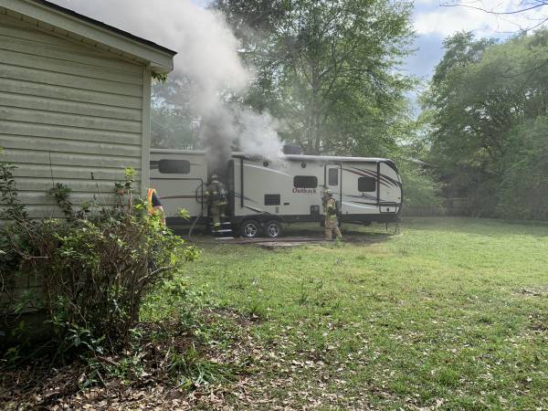 UPDATED w/Video 4:04 PM.   Structure Fire On Mohican Avenue Dothan