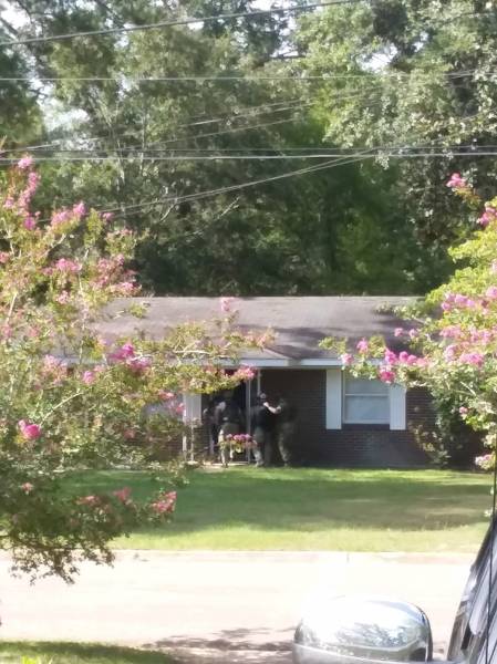 UPDATED @ 9:26 PM   4:03 PM    Dothan Police Have House Surrounded On Augutha Drive