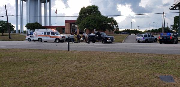 5:16 PM... Short Chase Ends in a Wreck on Westgate
