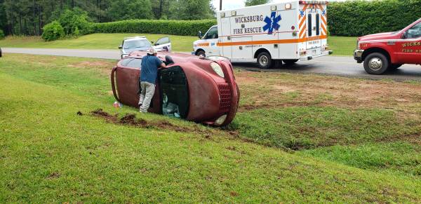 9:09 AM..Vehicle Rollover on Judge Louge Road