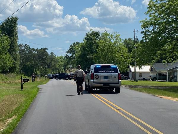 UPDATED @ 2:39 PM   2:29 PM     Sheriff Department and Dothan Police Have House Surrounded