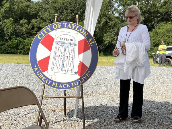 Taylor Breaks Ground On Sewer Treatment Plant