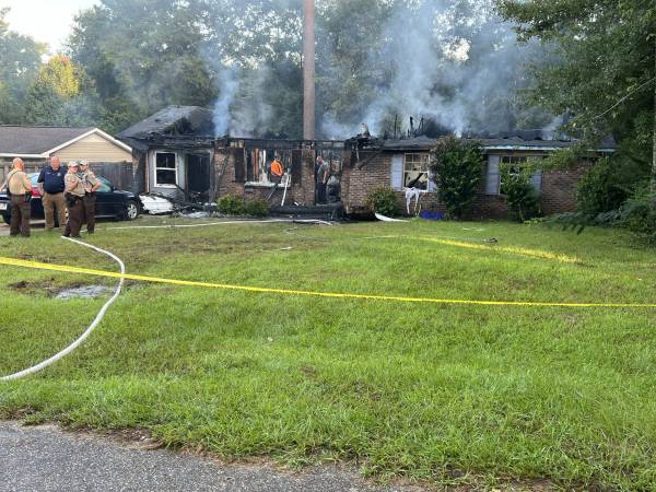 UPDATED @ 9:08 AM   06:54 AM   Early Morning Structure Fire Claims One Life In Dale County