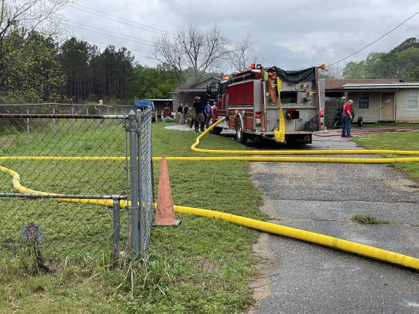 Multiple Units Responding to Geneva County Structure Fire