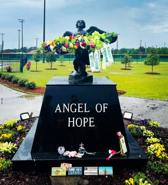 Covenant Presbyterian School Victims Remembered At The Angel Of Hope