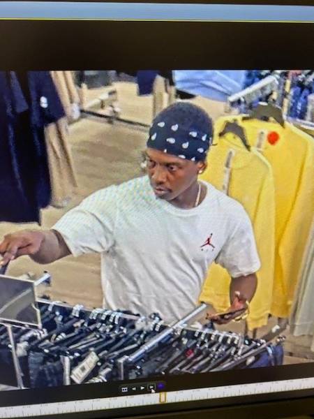 Dothan Police Need your Help Inentity of the Person’s in the Picture Below